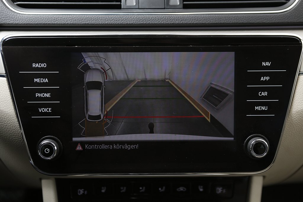 Skoda Superb iV Kombi Plug-in Hybrid Business Edition L&K 2021