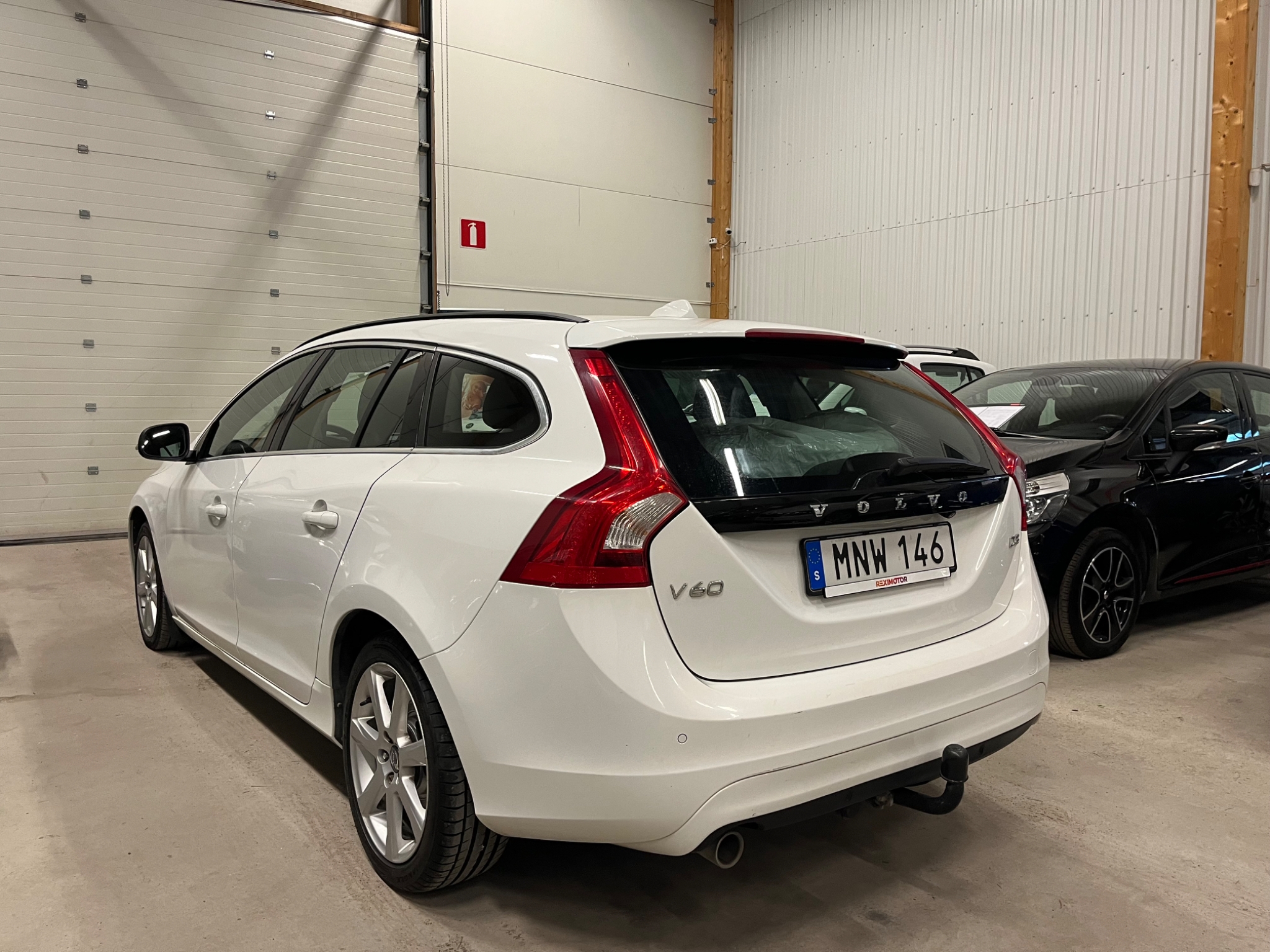 Volvo V60 2016, photo 6/45