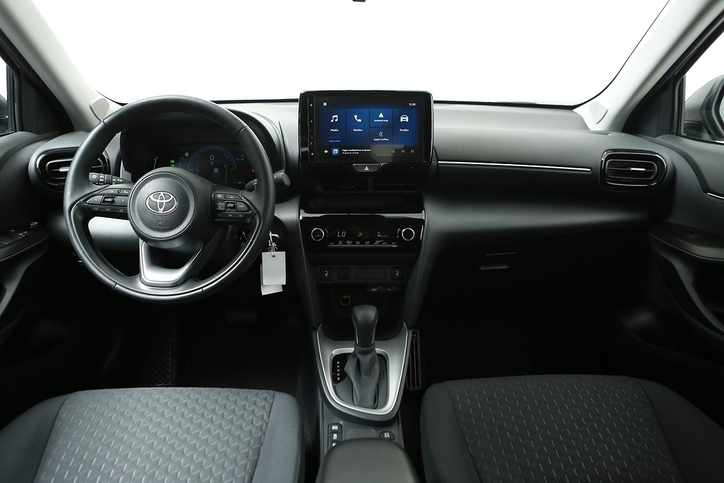 Toyota Yaris Cross 1,5 Hybrid e-CVT Active Motorvärmare 2024