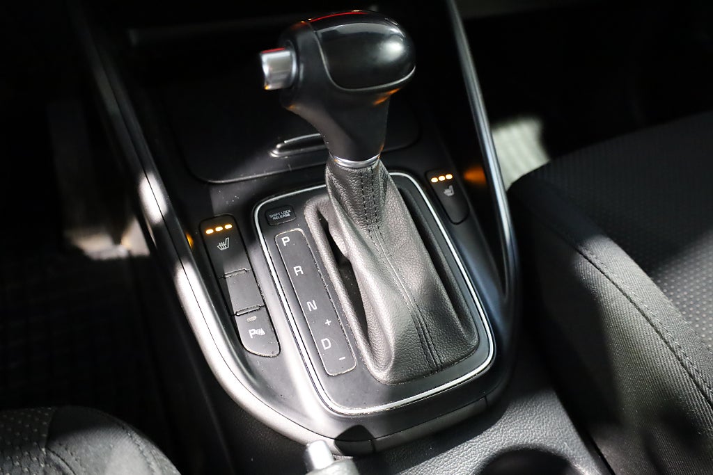 Kia Carens 1.7 CRDi AUT GLS Drag M-Värme 7-Sits Blåtand Rattvärme 2016