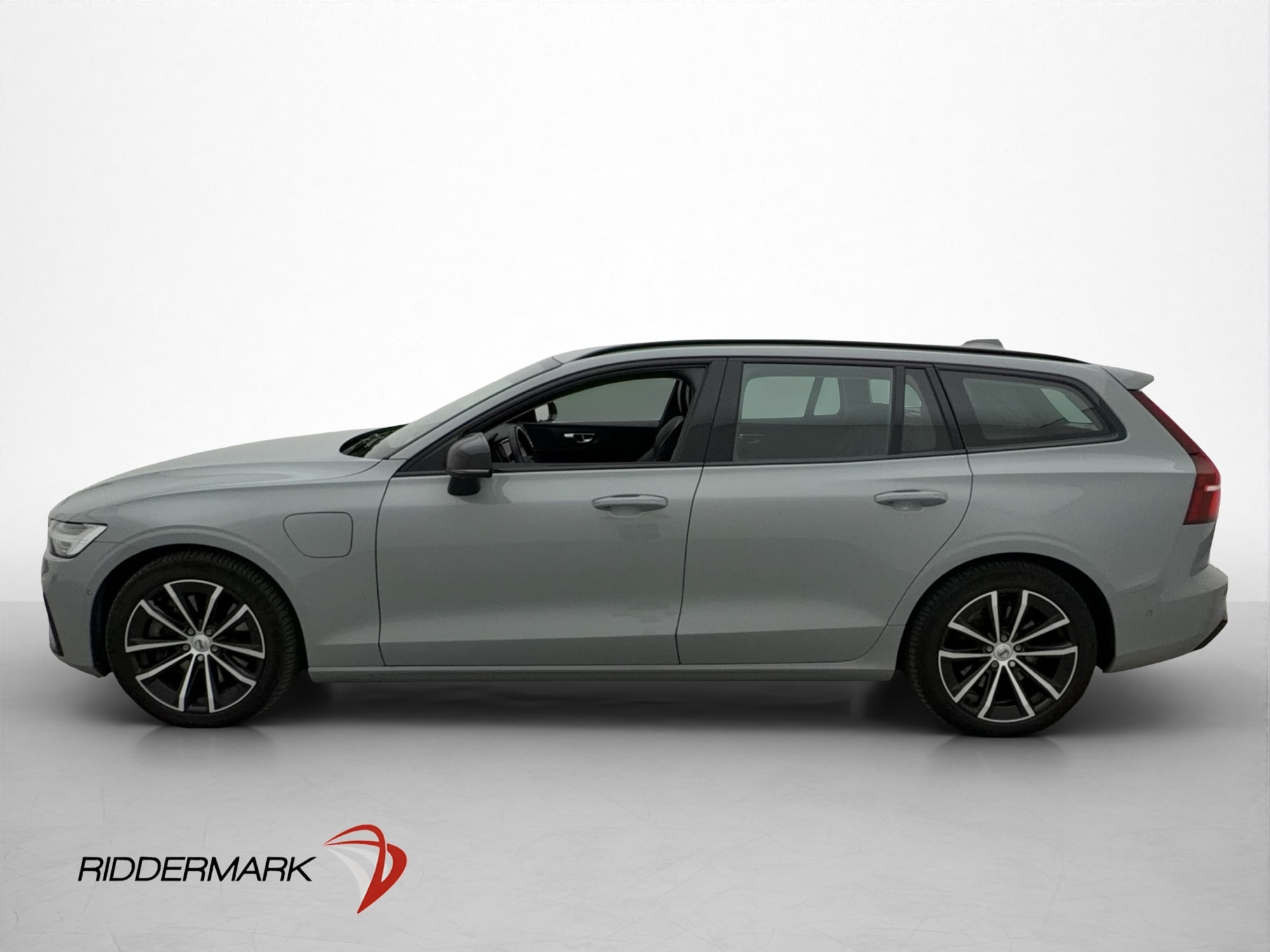 Volvo V60 2025, photo 4/10
