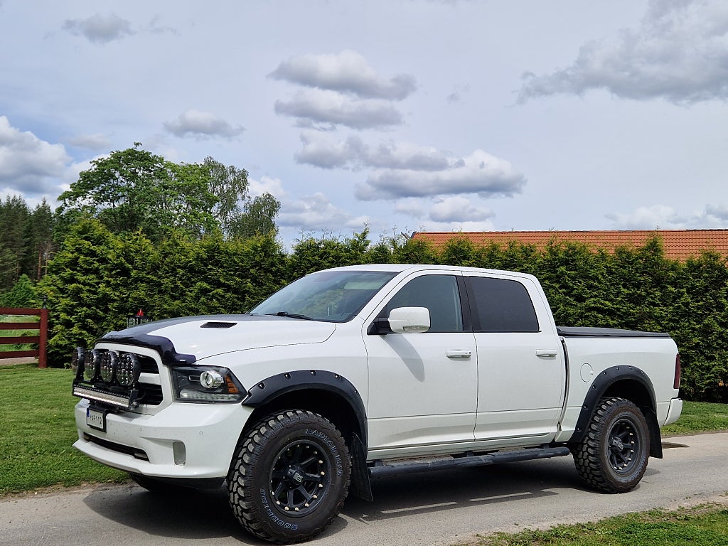 RAM 1500 Crew Cab HEMI Sport - 2893kr/mån - Byte förslag