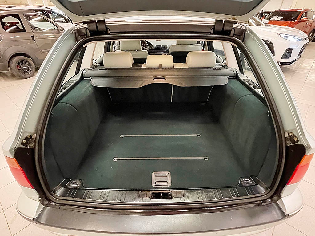 BMW 528 i Touring 193Hk