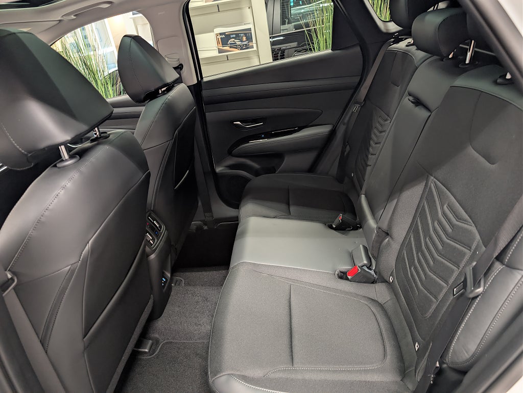 Hyundai Tucson Plug-in Essential thumbnail