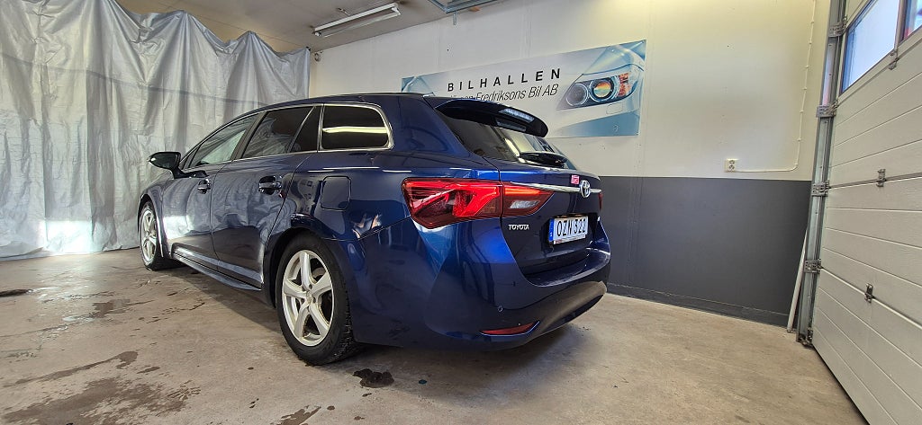 Toyota Avensis KOMBI 2.0 143 HK  EXECUTIVE PREMIUM