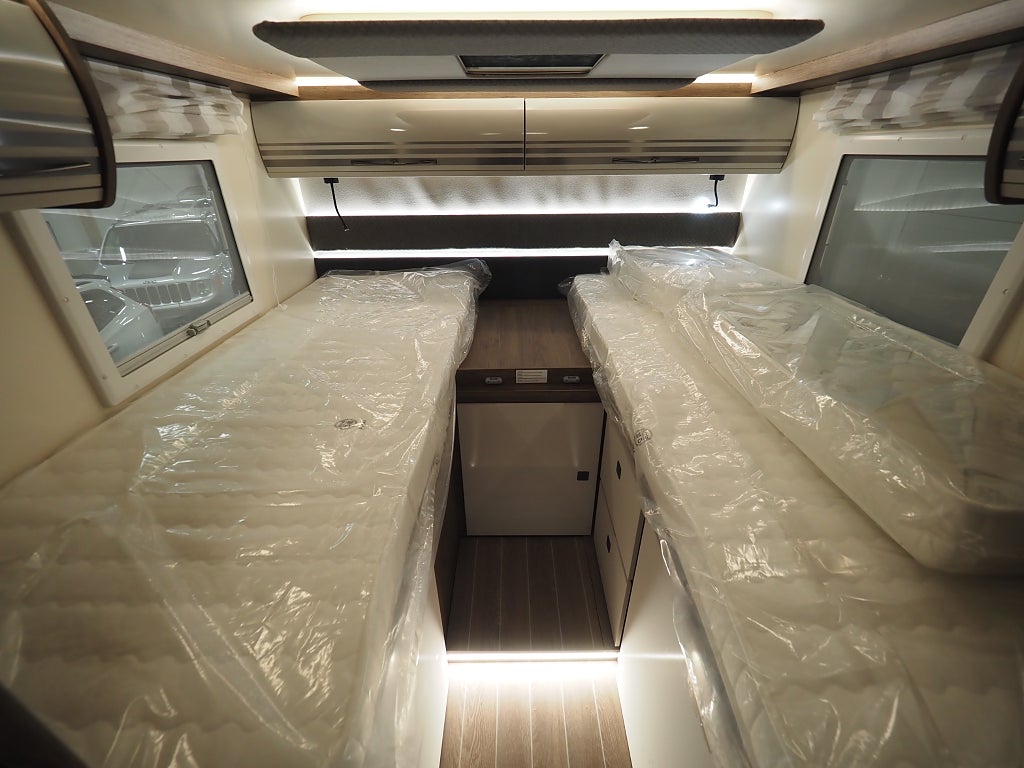 Ci Magis 87 XT Markis Taksäng Långbäddar AUT 2026