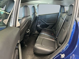 Tesla Model Y Long Range AWD Drag/360°/förkond app/skinn/Pano/S&Vdäck – bild 13