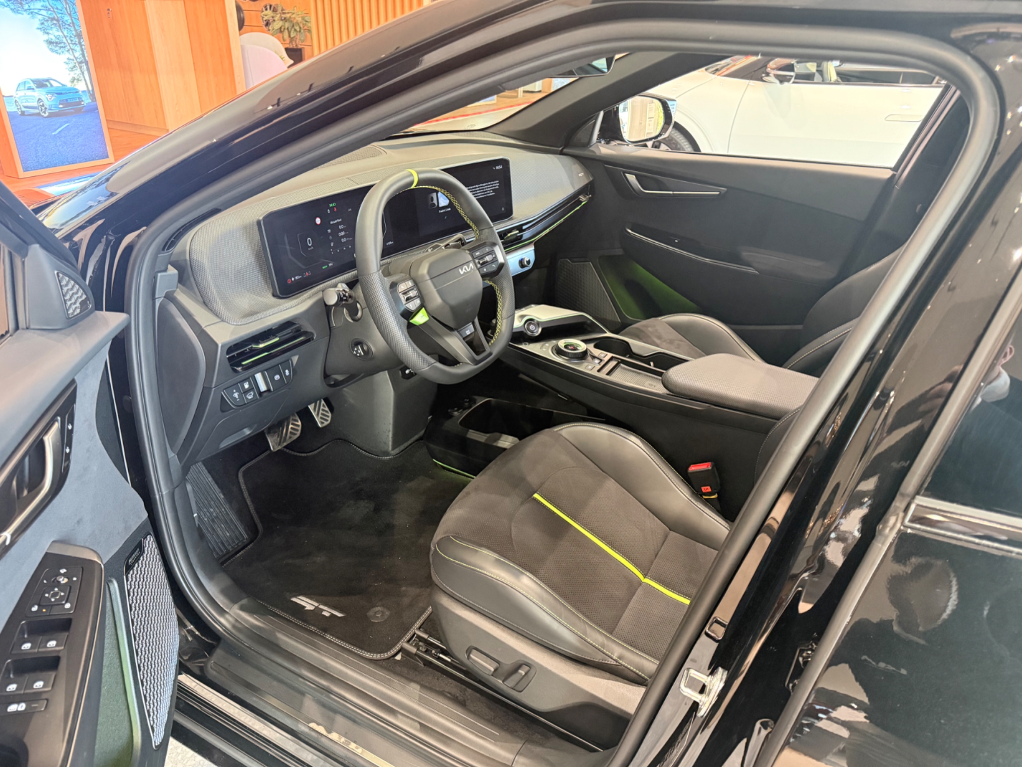 Kia EV6 GT AWD 650hk Automat 2025, bild 4/41