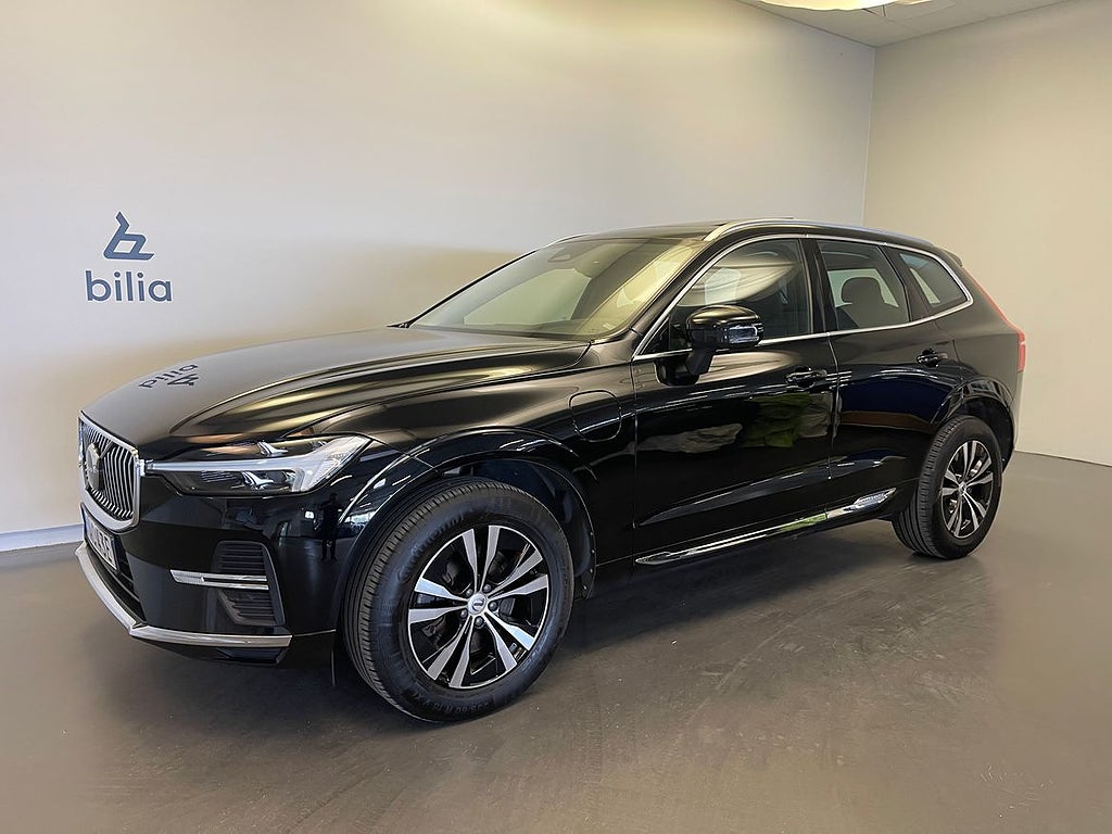 Volvo XC60 Recharge T6 Core Edition / Dragkrok / Navigati...