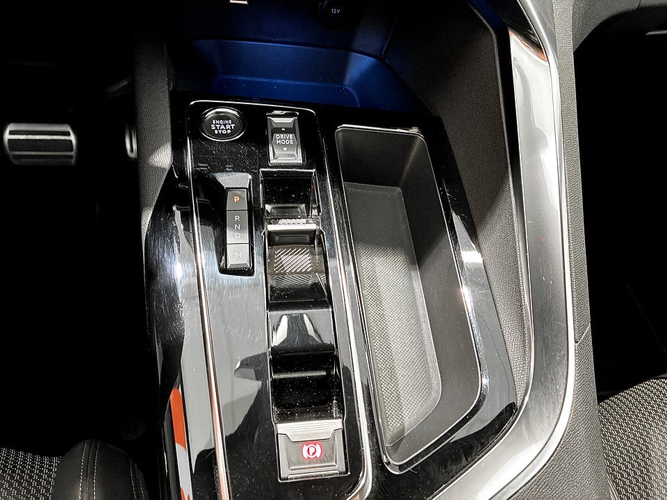 Bild på Peugeot 3008 GT 1.2 PT 130hk Aut B-KAMERA CARPLAY