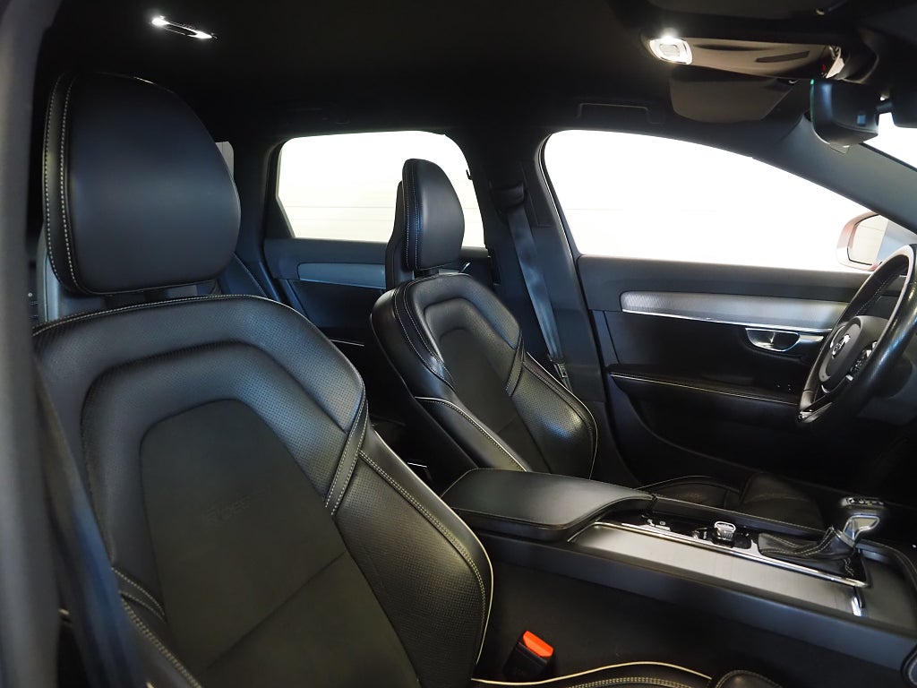 Volvo V90 D4 190hk Geartronic R-Design | Drag | D-värm | Navi | 2018