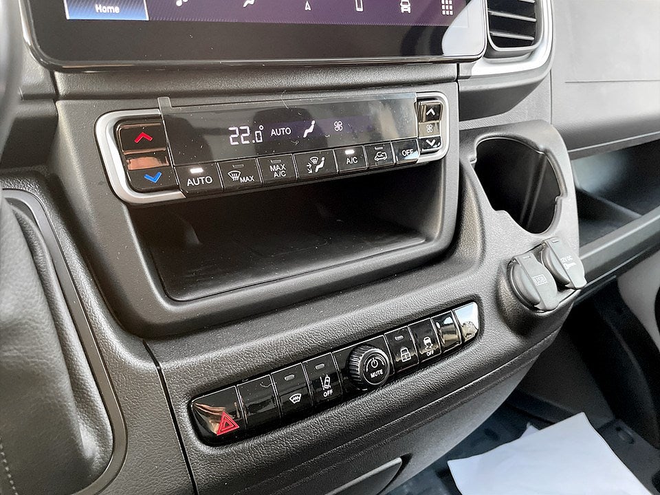 Bild på Peugeot Boxer Volymskåp BG-Lyft 180hk Aut - OMGÅENDE LEVERANS!