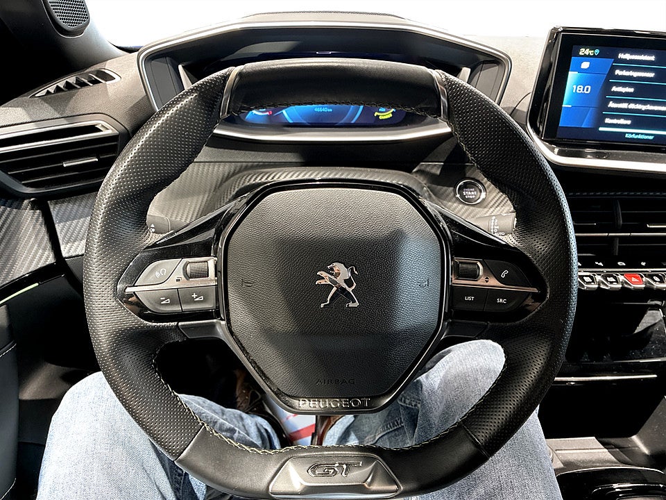 Bild på Peugeot E-2008 GT 50kWh 136hk Aut 360-KAMERA CARPLAY KEYLESS