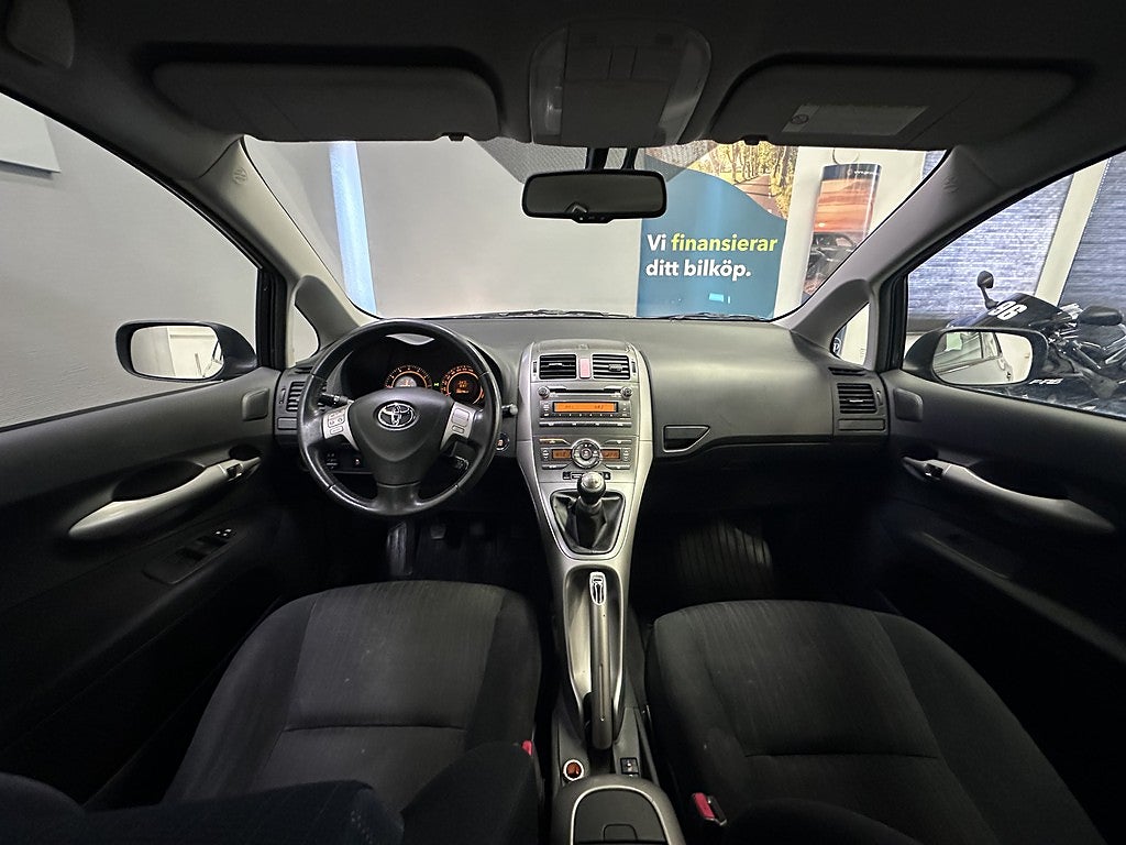 Toyota Auris 5-dörrar 1.6 Dual VVT-i Nybesiktad | Nyckelfri | S+V
