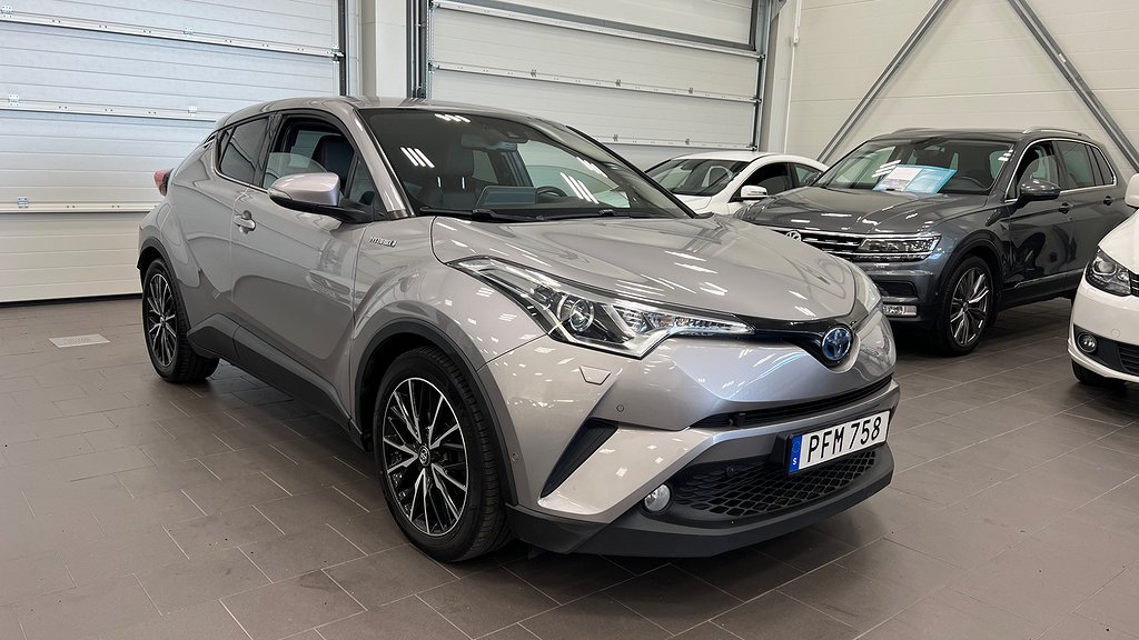 Toyota C-HR Hybrid CVT EXECUTIVE VÄLVÅRDAD DRAG JBL KAMERA