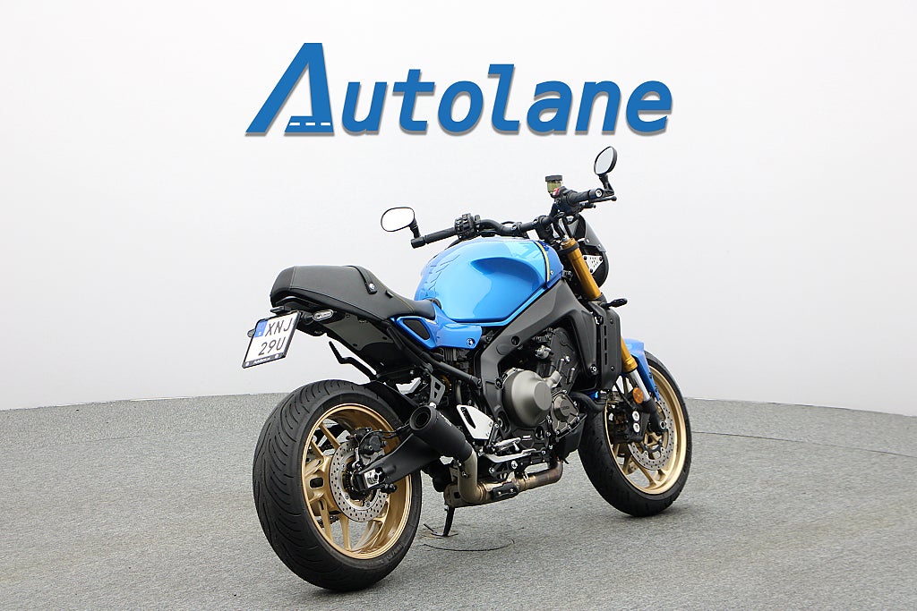 Yamaha XSR900 * IXIL Exhaust Quickshifter Tail Tidy
