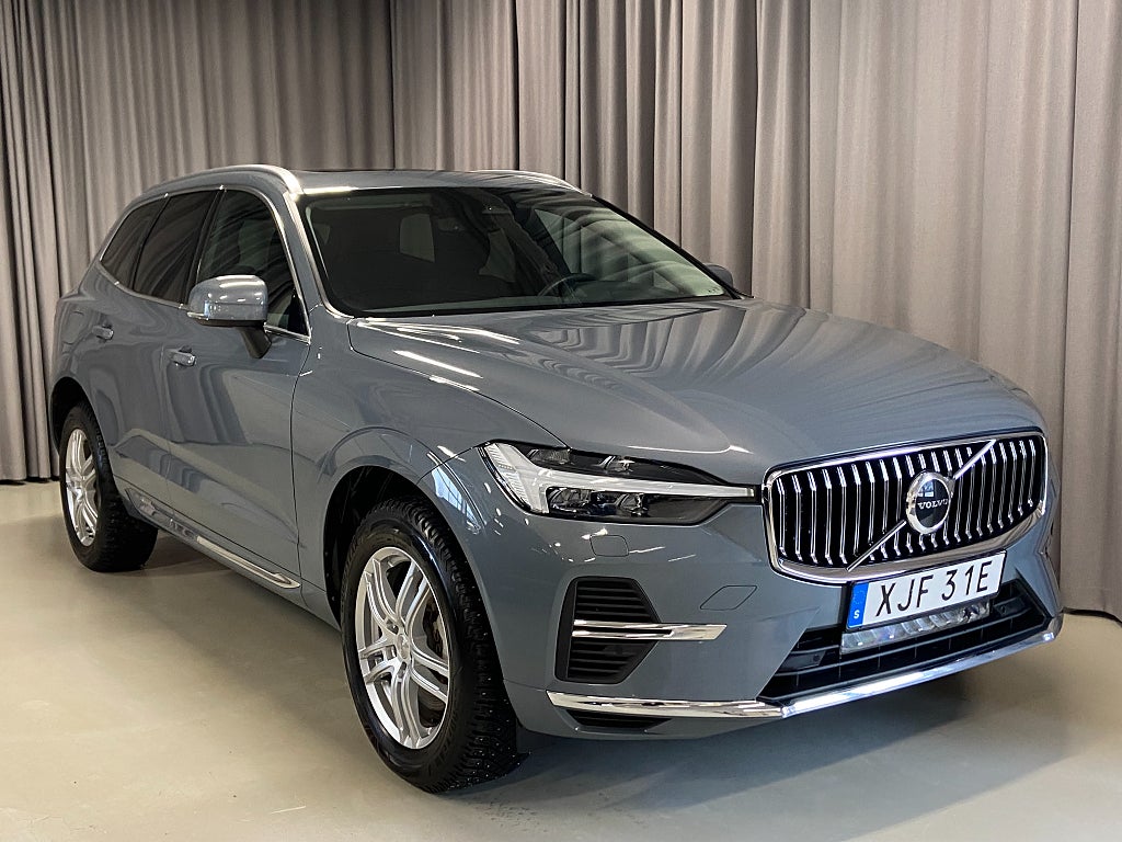 Volvo XC60 Recharge T6 350hk AWD Core Bright Panorama Pvärm Navi