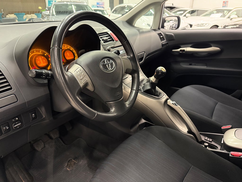 Toyota Auris 5-dörrar 1.6 Dual VVT-i Vinterhjul Hemleverans - miniatyr 10
