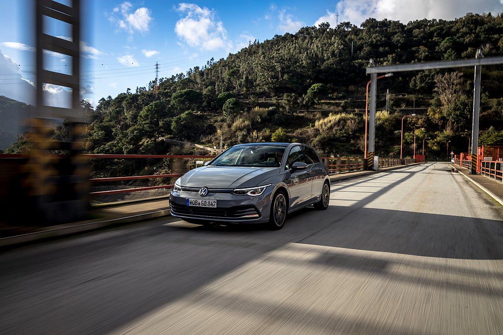 VW GOLF 8
Mondsteingrau