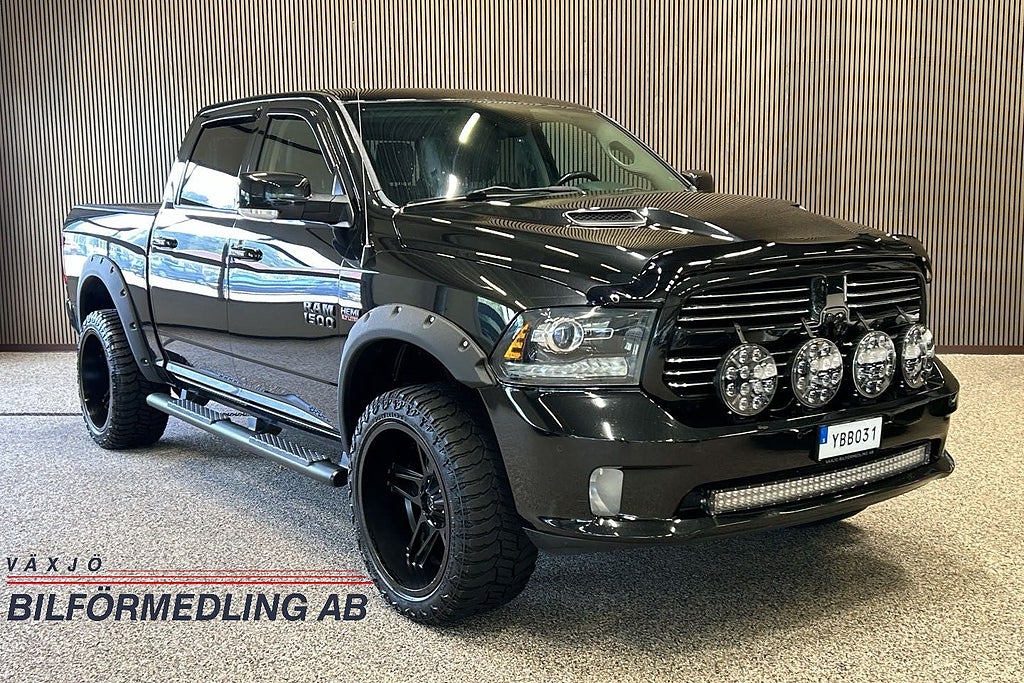 RAM 1500 Crew Cab 5.7 V8 HEMI 4x4 Sport luftfjädring