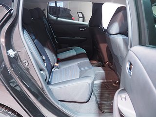 Halvkombi Nissan Leaf 8 av 22