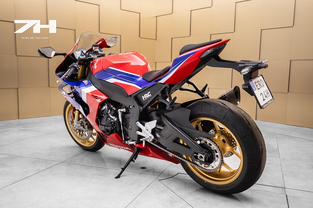 Honda CBR1000RR-R Fireblade SP 0 mil / Akrapovic / NRC Tail Tidy / Bre