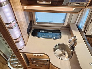 Husbil-halvintegrerad Knaus Sun TI Platinum Selection 9 av 21