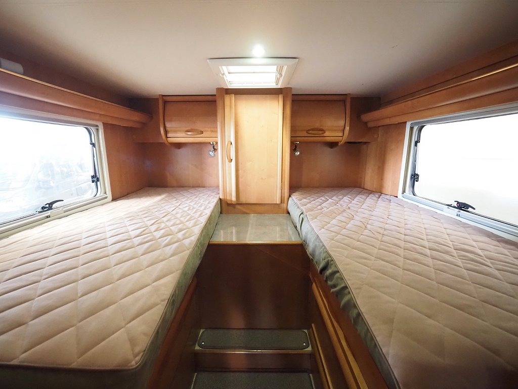 Rapido M996 Mercedes Benz I Aut I 150hk I Långbäddar 2007