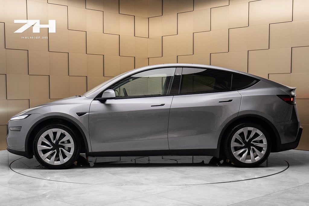 Tesla Model Y Long Range AWD Juniper / Drag / Pano / 360°