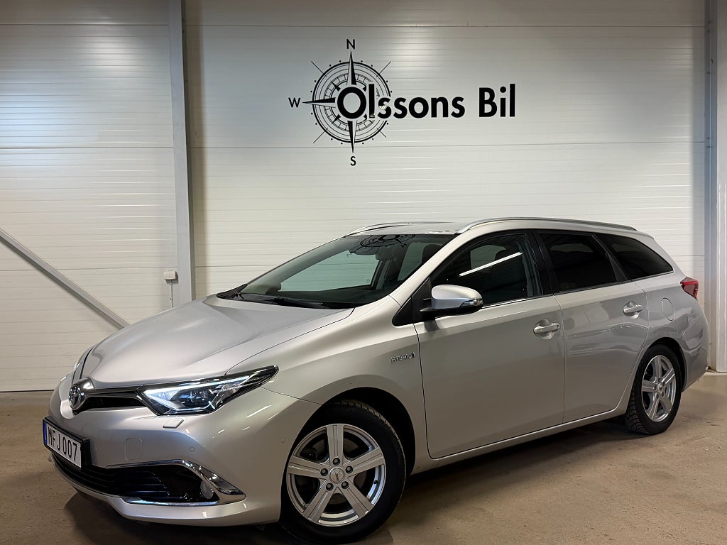 Toyota Auris Touring Sports Hybrid Executive B-kam M&K-Värm Keyless
