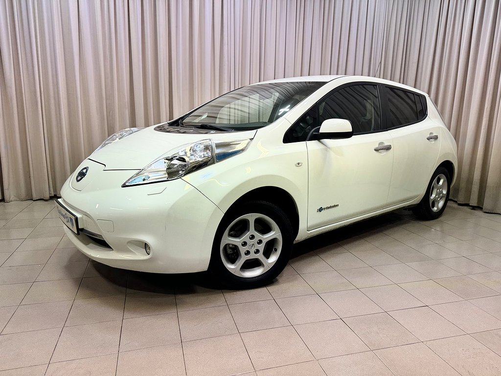 Nissan Leaf 30 kWh (109hk) Navi / Keyless / 1 Ägare / Momsad