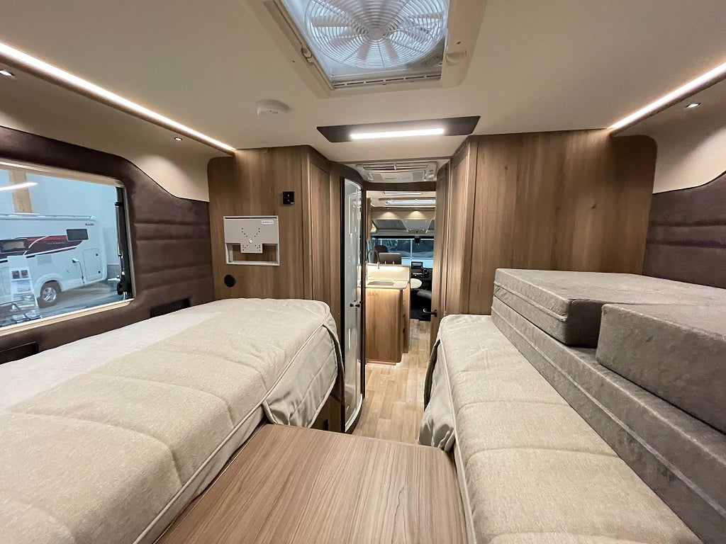 Kabe TMRI 830 LGB Imperial /Drag/Cinderella/Bakhjulsdriven 190hk - Kabe