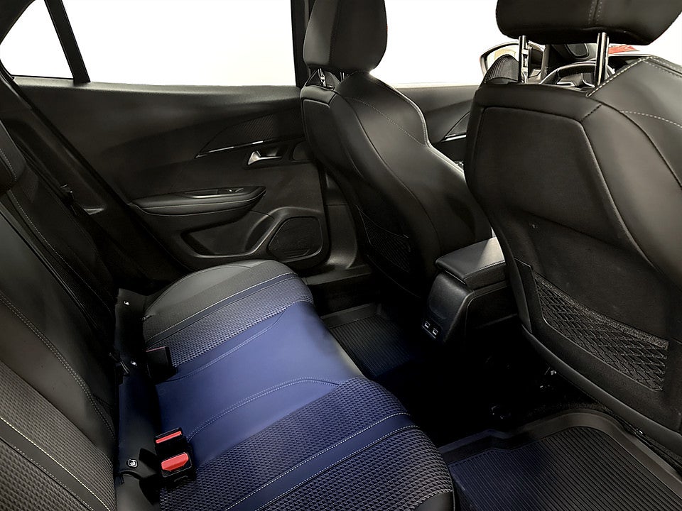 Bild på Peugeot 2008 GT 1.2 PT 130hk Aut NYSERVAD BACKKAMERA FARTHÅLLARE