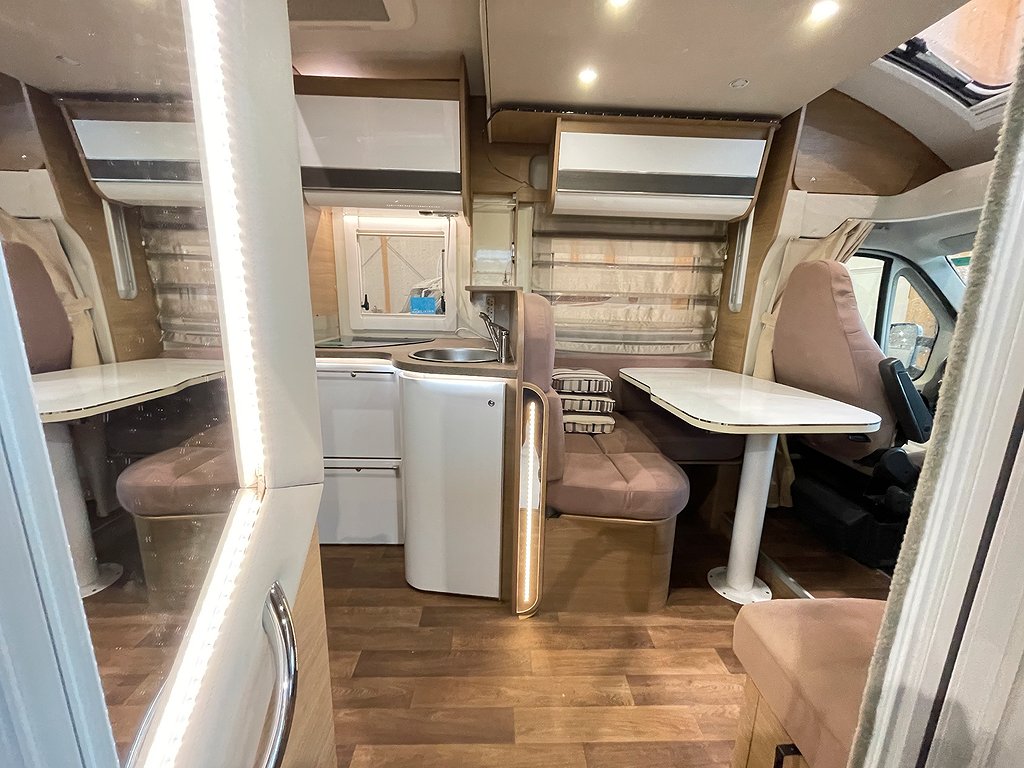 Elnagh T-Loft 531 / B-körkort / Solcell / Taksäng / Ugn - Elnagh