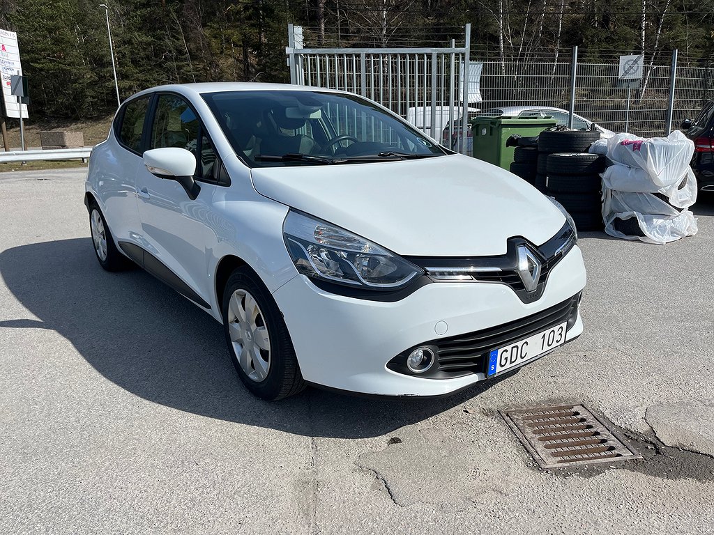 Renault Clio 1.2 73hk 12100 mil Navi Nyservad 