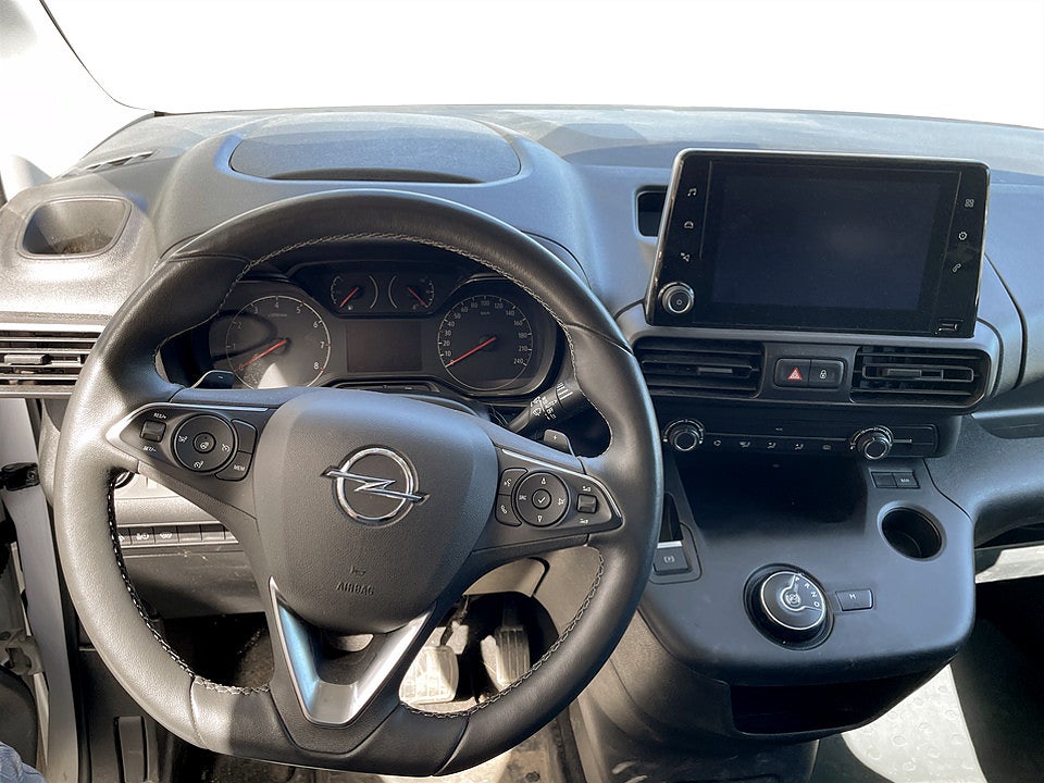 Bild på Opel Combo Cargo XL Business 1.5 130hk Aut L2 WEBASTO B-KAMERA