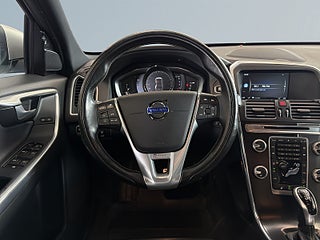 Volvo XC60 D5 AWD Classic R-Design S&V-hjul Pano Kamera Drag Skinn – bild 9