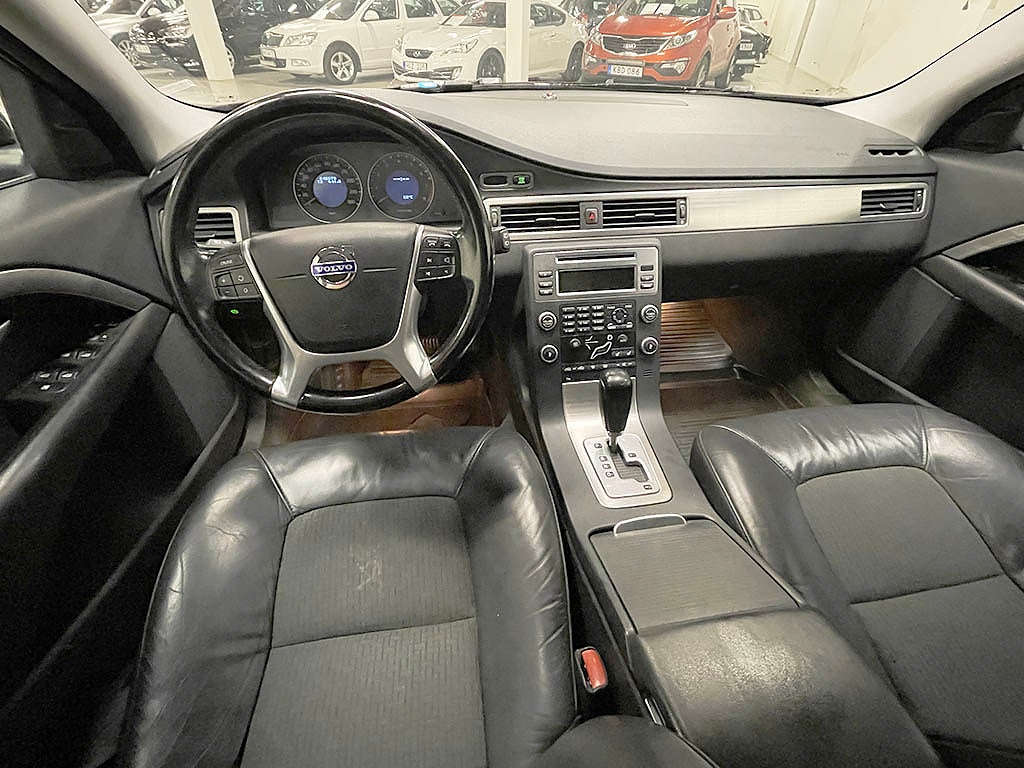 Volvo V70 2,5T 230Hk Momentum Automaat