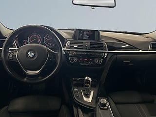 BMW 320D xDrive Sedan S&V-hjul/Farthållare/Parkeringssensorer