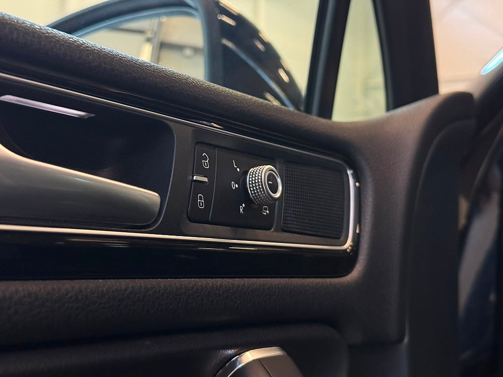 Volkswagen Touareg 3.0 V6 TDI R-Line Drag Kamera Värmare