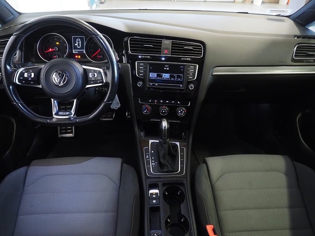 Volkswagen Golf 1.4 TSI 150hk DSG Automat R-Line Adaptiv Farthållare 2017