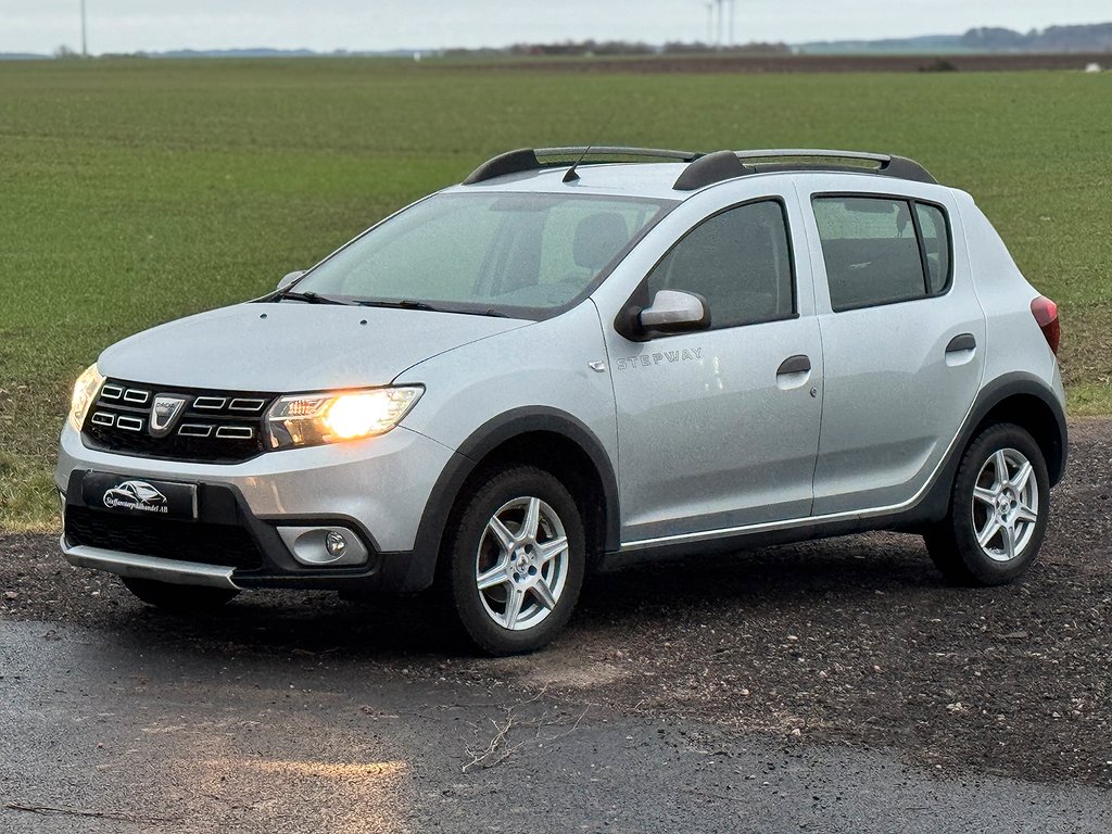 Dacia Sandero Stepway 0.9 TCe Euro 6 | 7400 MIL | FULLSERVAD 