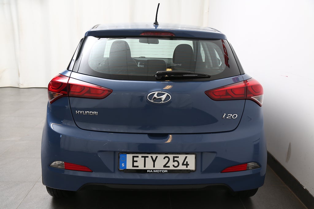 Hyundai i20 1,4 100hk Comfort Aut 5-dr Motorv Extraljusramp 2017