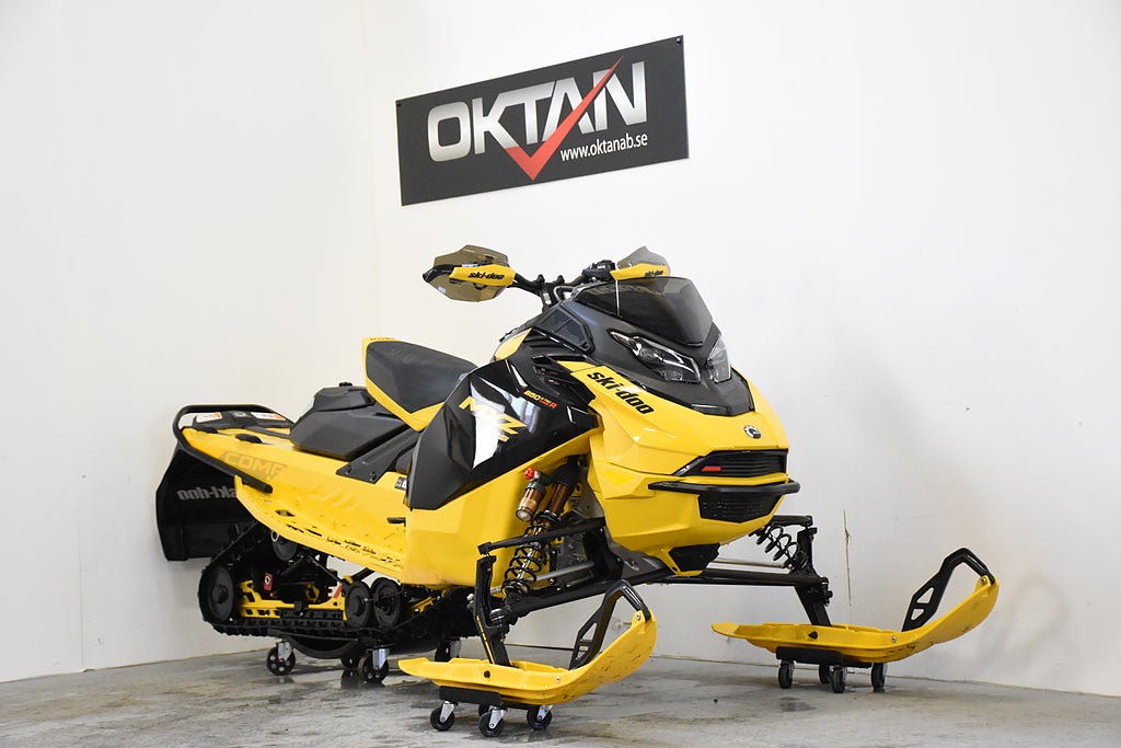 Ski-Doo MXZ XRS COMPETITION 850 E-TEC T BLACK WEEK!