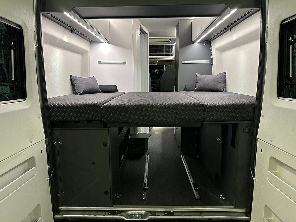 Adria TWIN SUPREME 600 SPB / Aut / Dieselpanna / <6 meter - Adria