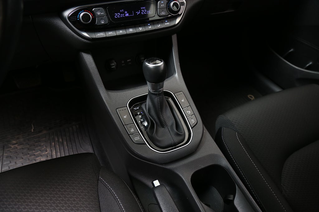 Hyundai i30 1,4 T-GDi 140hk Trend Kombi Aut Kamera Keyless Drag 2020