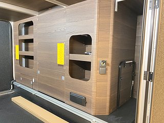 Husbil-halvintegrerad Adria Matrix Supreme 670 SL 8 av 31