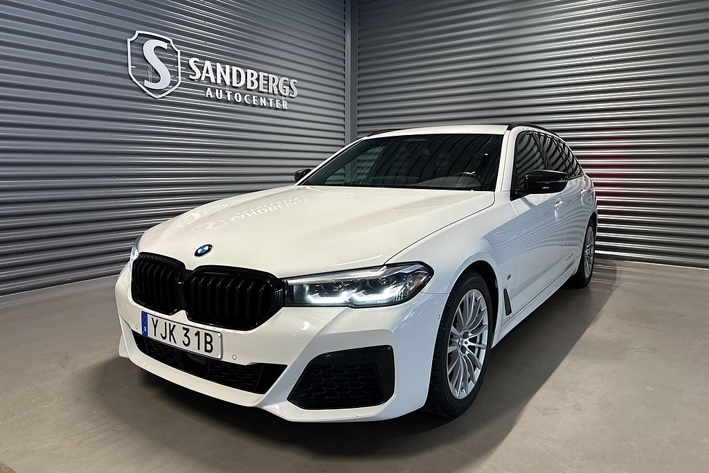 BMW 520d xDrive M-Sport B-Kamera Värmare Navi Skinn Drag Adaptiv farth