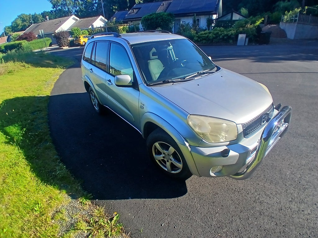 Toyota RAV4 5-dörrar 2.0 VVT-i 4x4
