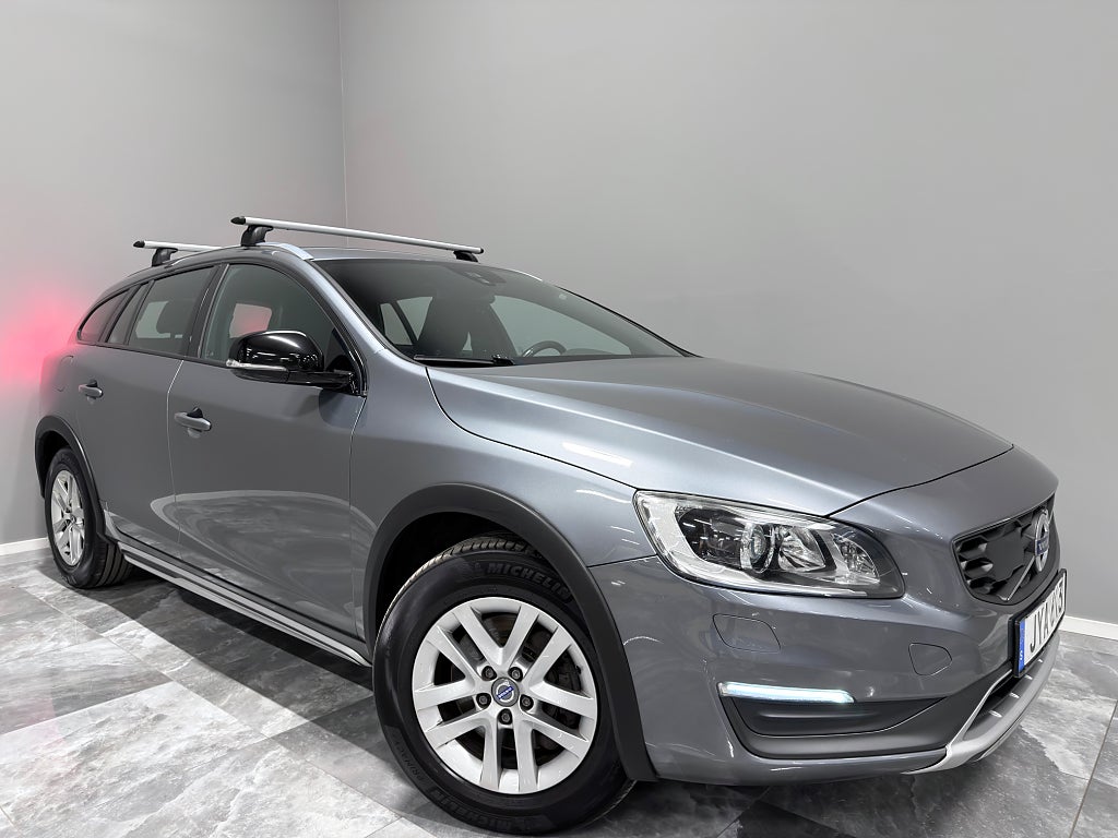 Volvo V60 Cross Country D4 Momentum/GPS/Värmare/Rattvärm/Nyservad/190HK